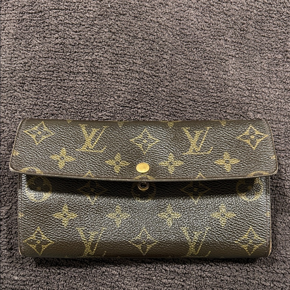 SOLD!!! Louis Vuitton Sarah Monogram Clutch Long Wallet Women’s